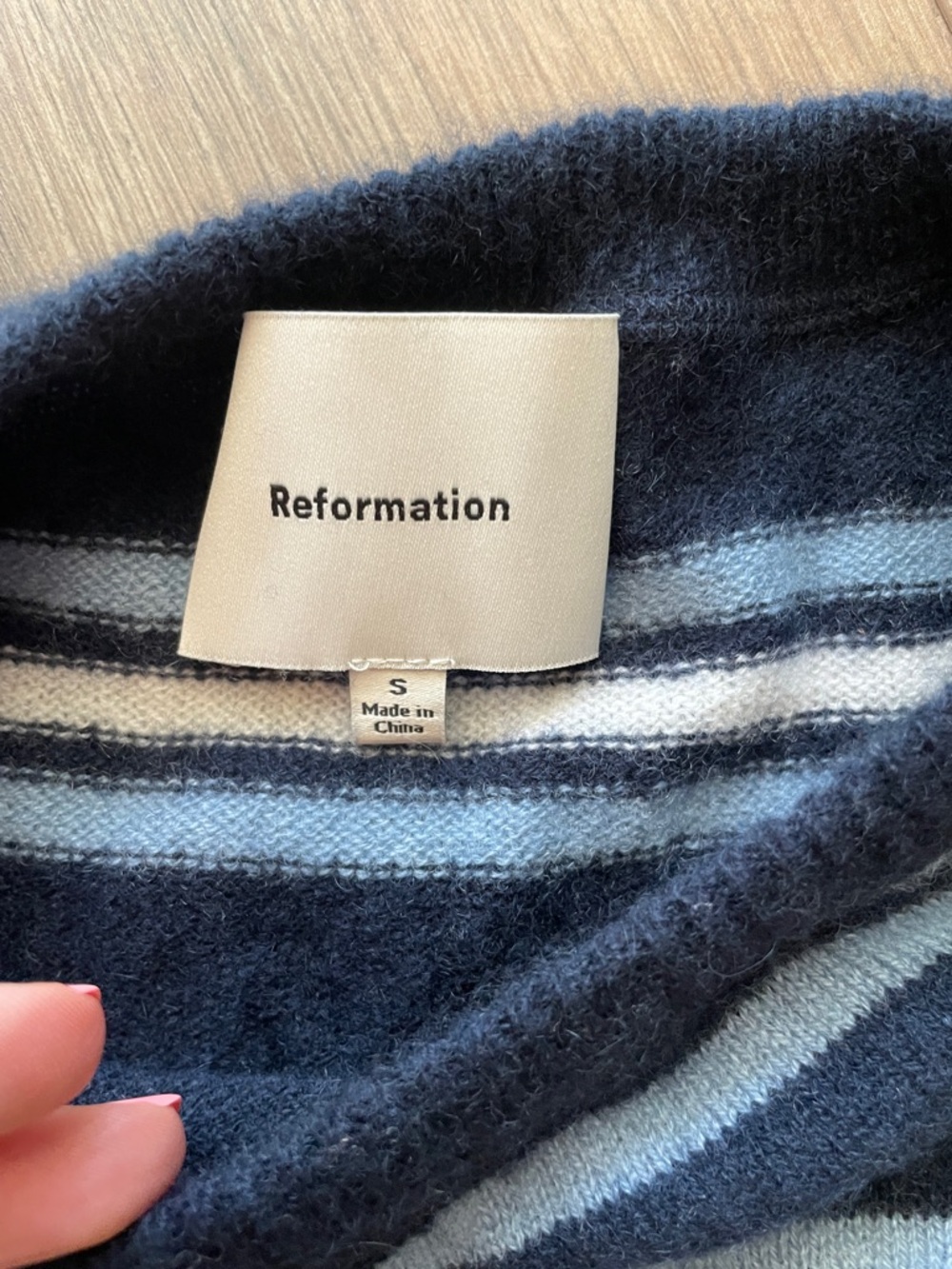 Reformation Cashmere Boyfriend Sweater -Size Small - Picture 5 of 8